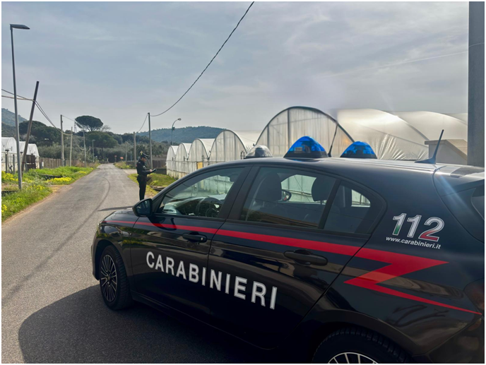 Irrompe nella casa della ex e minaccia di appiccare un incendio