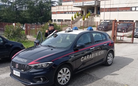 Ferito alla gola mentre prova a fermare una lite