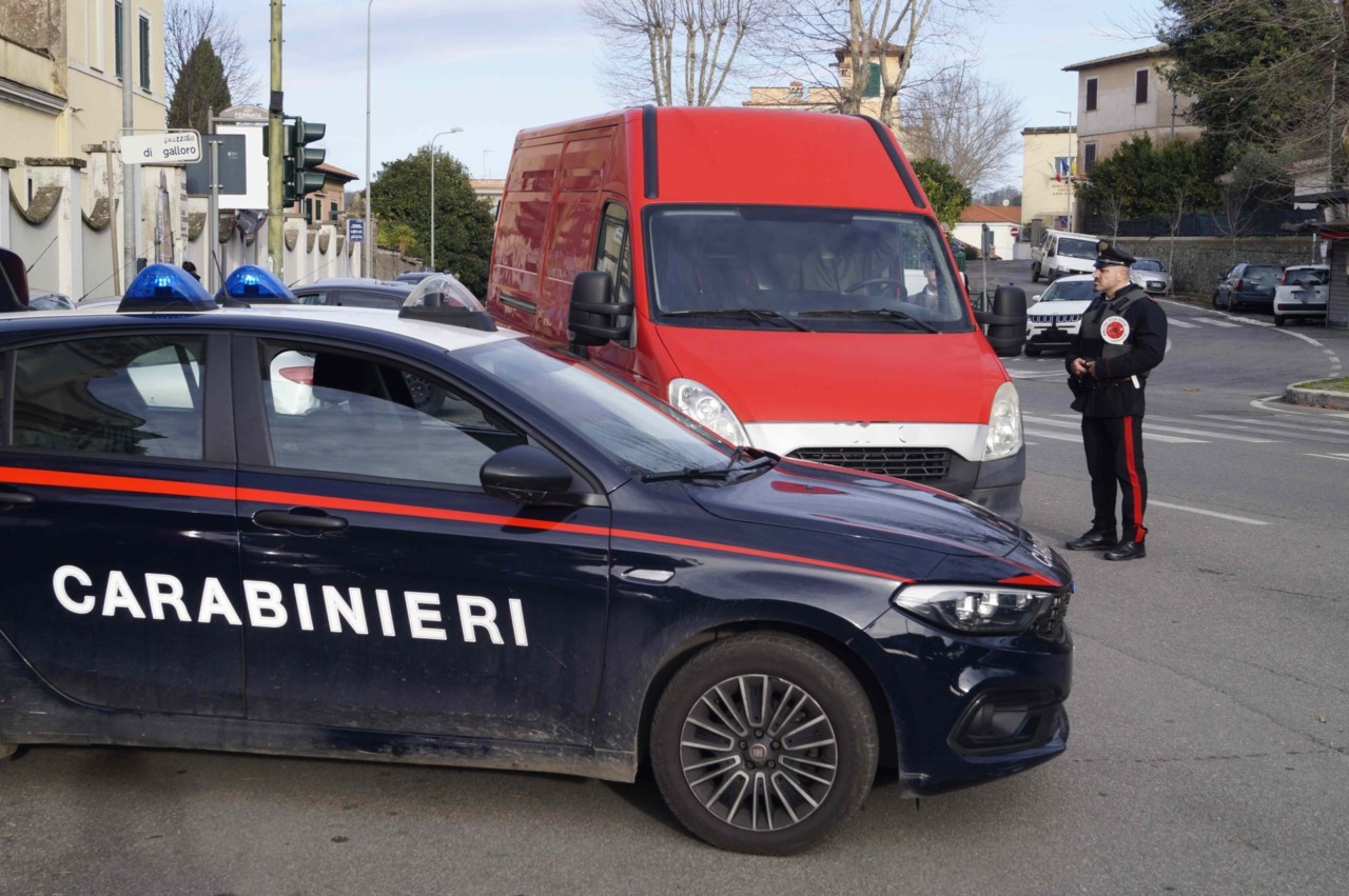 Coccio al collo, ferito mentre divide una rissa
