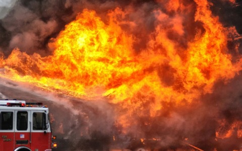 Incendio su un Intercity: evacuati passeggeri e due soccorsi