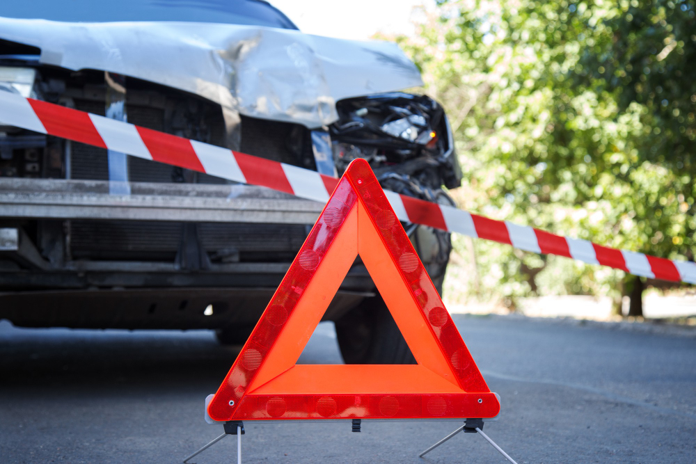 Auto ribaltata, due giovani ferite nell’incidente