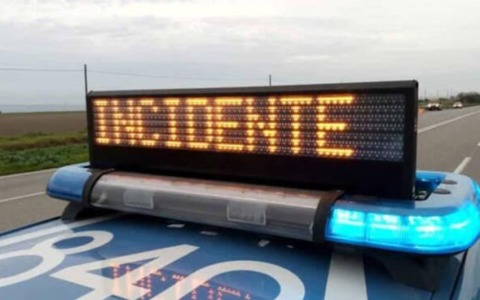 Tamponamento sulla Variante della via Emilia: tre feriti e traffico in tilt