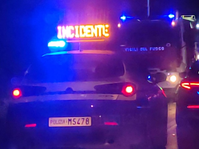 Tragedia in un supermercato: uomo di 49 anni investito da un camion