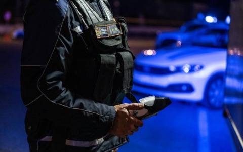 Controlli, due espulsioni e una sanzione da mille euro