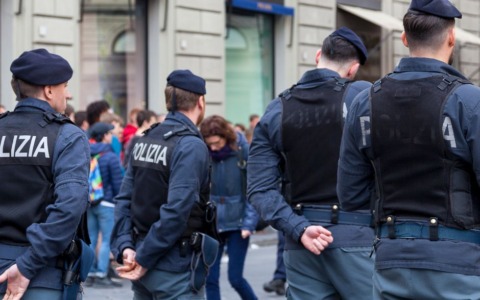 Allerta a Borasca per transenne spostate e schiamazzi notturni