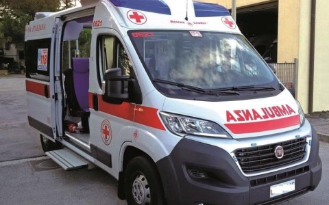 Tre interventi del 118 tra rissa, caduta e malore