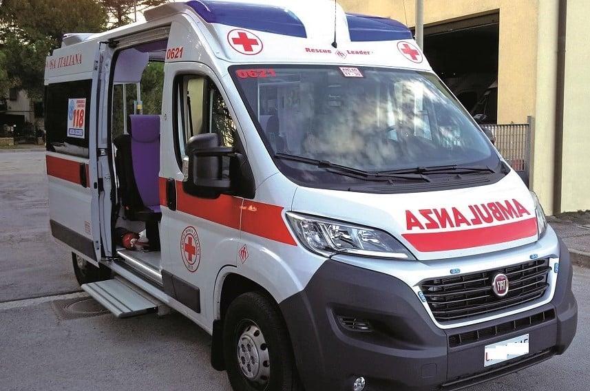 Tre interventi del 118 tra rissa, caduta e malore