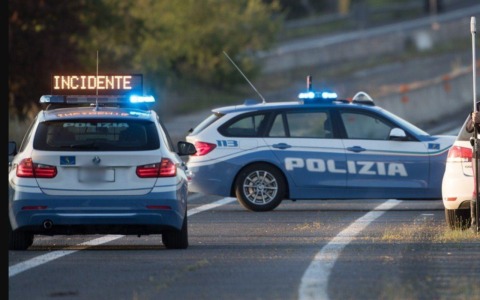 Tamponamento tra auto sulla SS9: tre feriti in incidente stradale