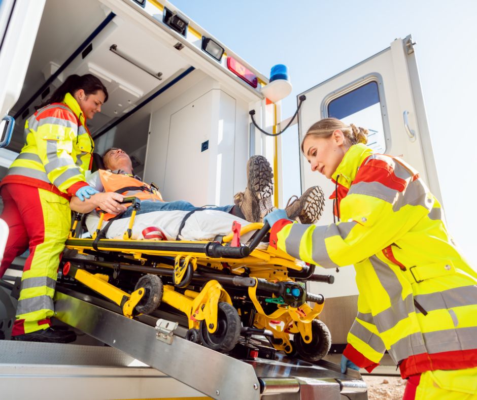 Due interventi del 118 tra malore e incidente in A1