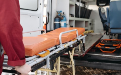 Lite tra adolescenti, 18enne ferito alla testa