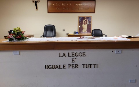 Rapina a Sant’Angelo Lodigiano, il 44enne resta in carcere