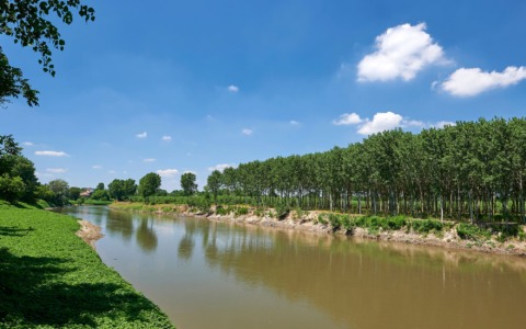 Cadavere di donna recuperato nel fiume Lambro